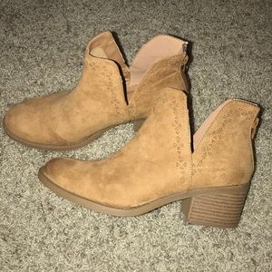 brown/tan suede booties